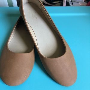 Size 10 flats
